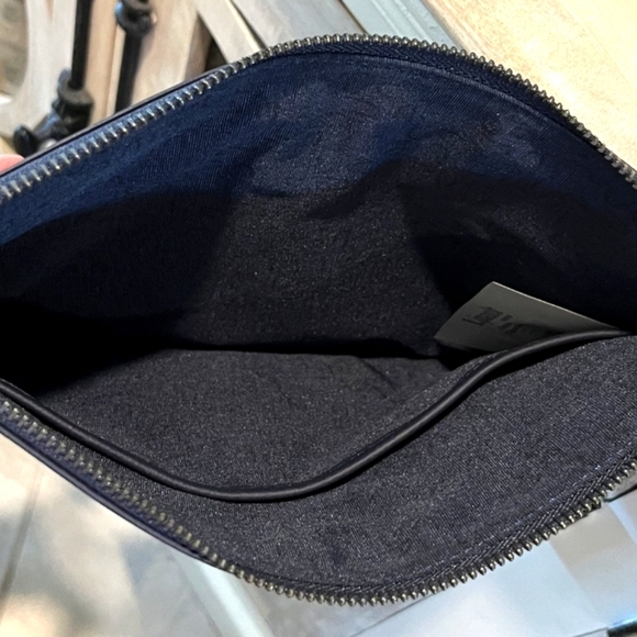 Lipault Paris Plume Elegance Clutch  in Navy Blue Leather  New In Box Wi… - Picture 7 of 13